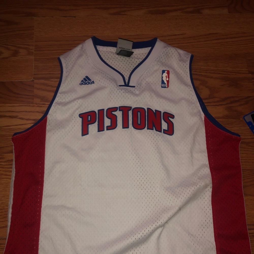 PISTONS JERSEY!